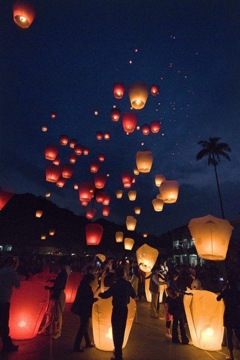 HAUTE PROVENCE. Des Lanternes Célestes Illumineront Le Ciel Ubayen