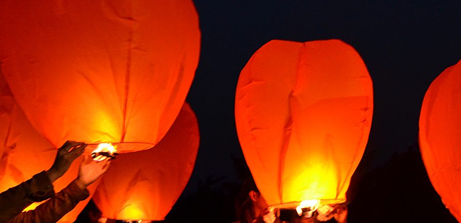lanterne volante orange halloween
