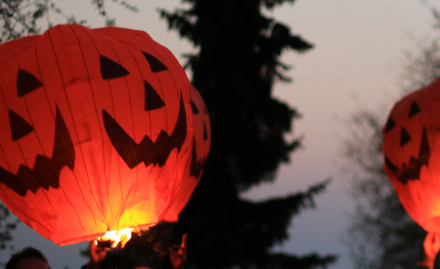 lanterne volante halloween citrouille