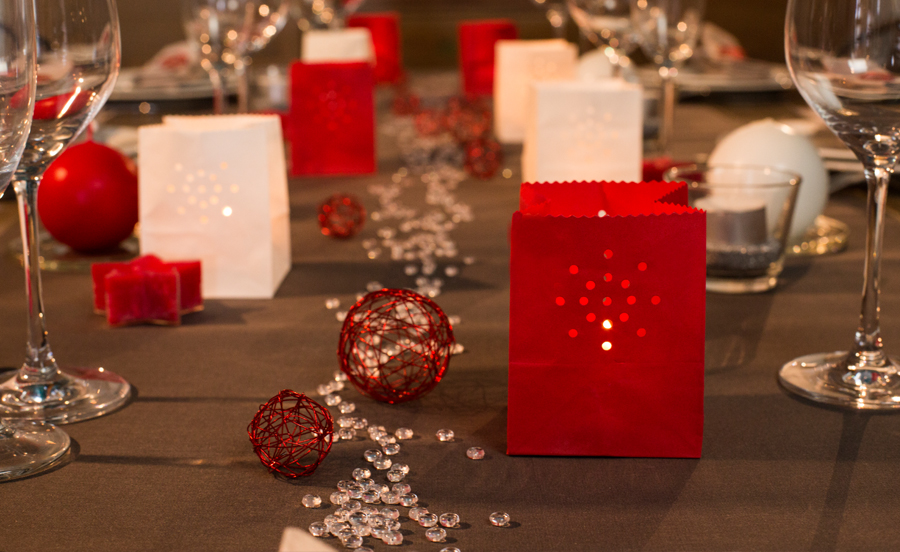 Décoration table de fêtes : rouge et blanc