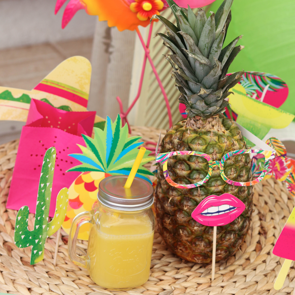 Joyclub - Décoration De Fête Tropicale Hawaïenne Avec Jupe De Table En Herbe Luau Hawaienne 27 M Feuilles De Palmier Et Fleurs Dhibiscus Dore