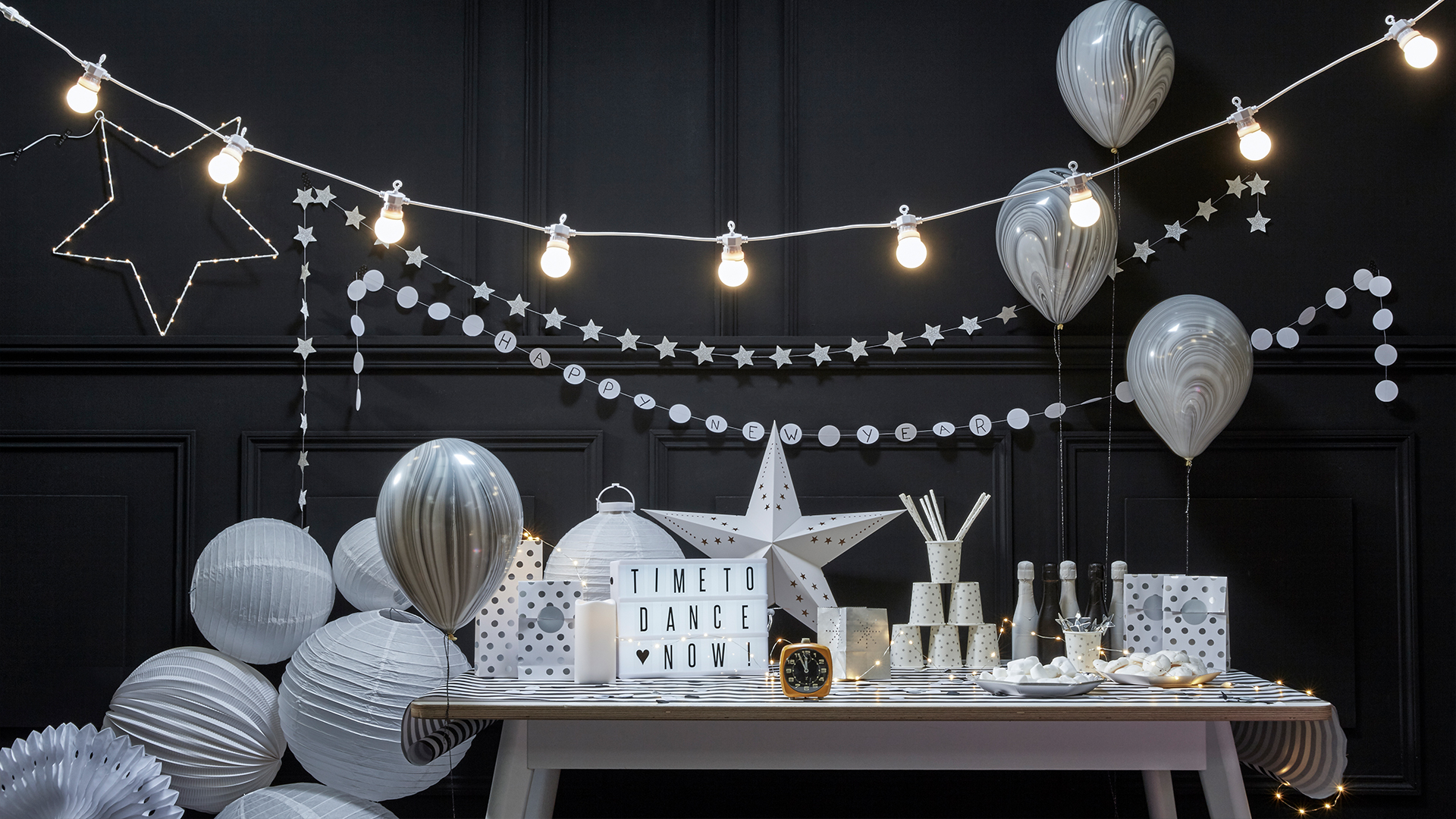 Déco Nouvel an tendance : du noir et blanc réveillon 31 décembre