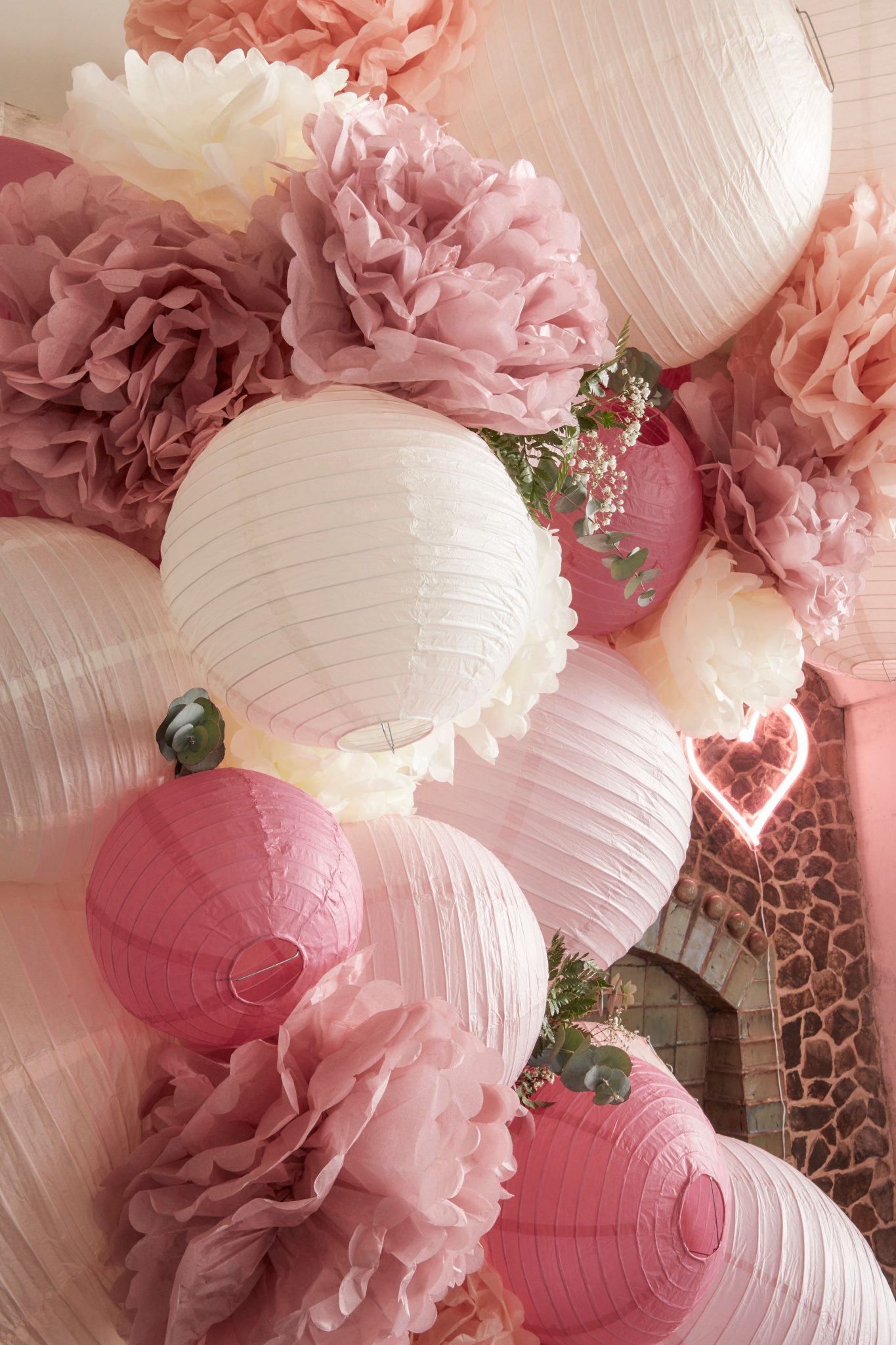 decoration mariage lampion lanterne boule rose ivoire blanc blush