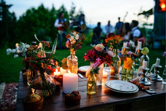 decoration mariage 2019 idées tendance folk fleurs exterieur bougies