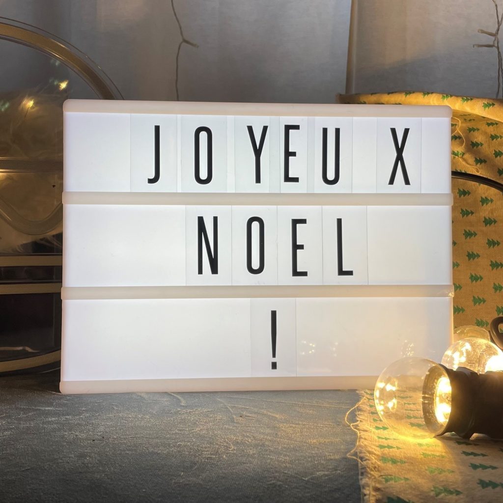 boite lumineuse lettre noires lightbox blanche à message personnalisé idee cadeaux