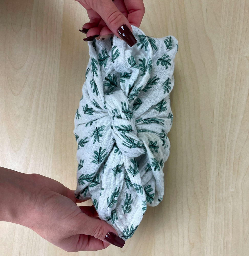 pliage DIY furoshiki emballage cadeau ecologique facile 