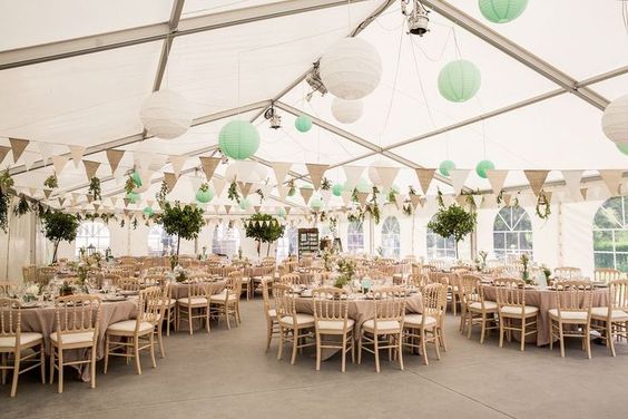 tonnelle mariage decoration boule japonaise blanche et vert d'eau