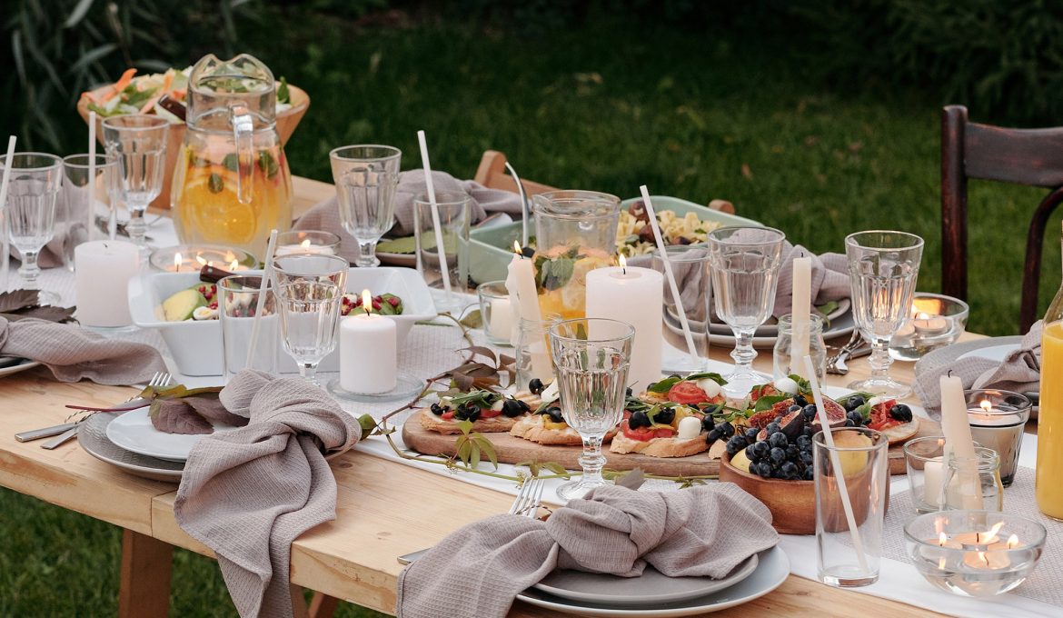 Quels sont les avantages d’une petite table pliante pour l’intérieur ou le jardin ?