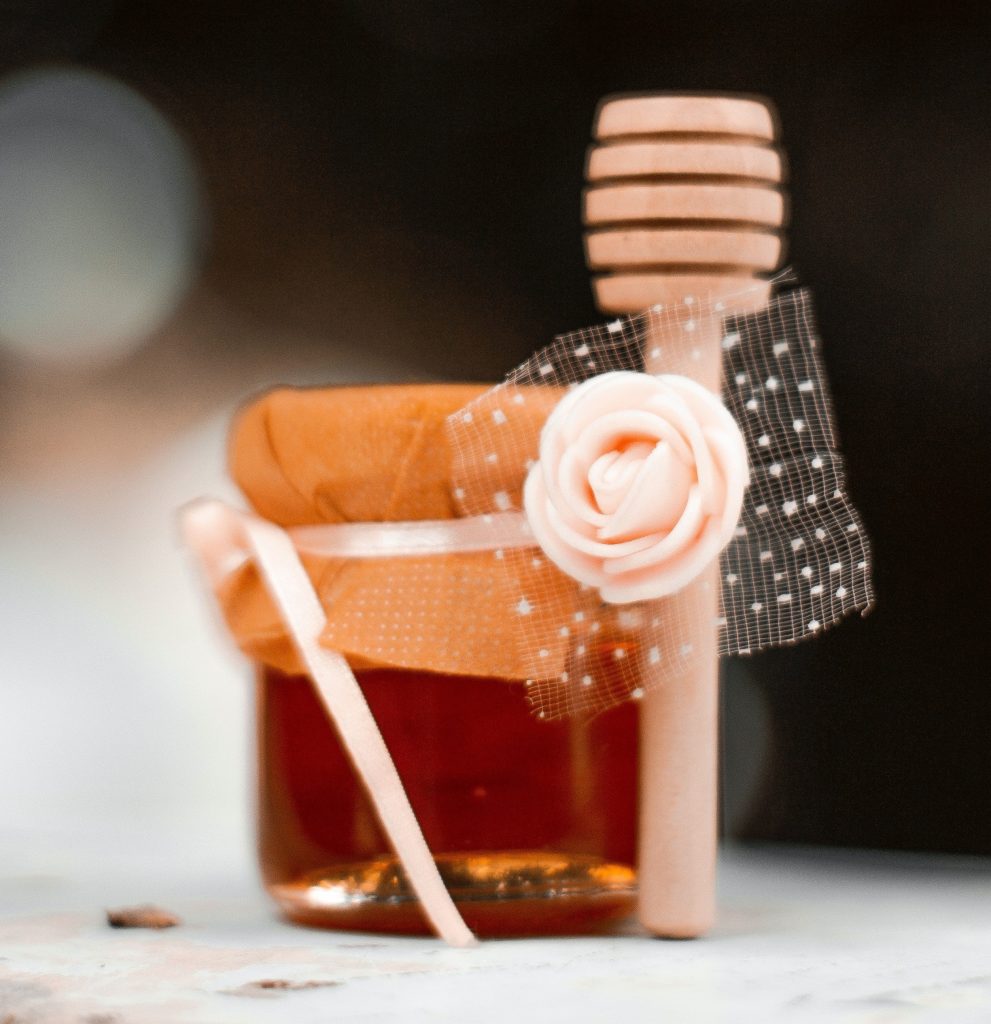 pot en verre mini bouteille en verre avec miel pour cadeau invité mariage