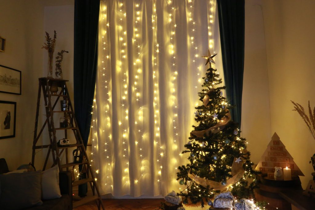 Pourquoi choisir un arbre led lumineux pour Noël ? - Blog Lux&Déco