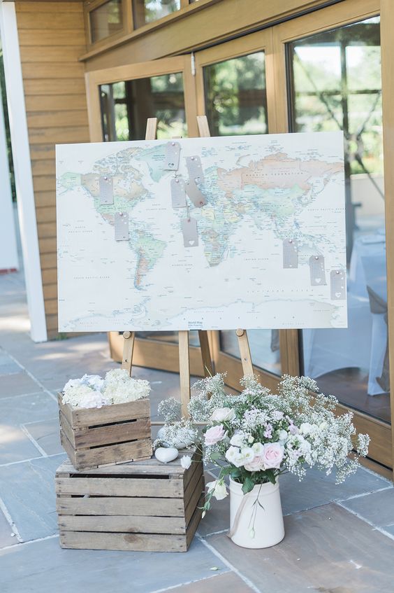 panneau bienvenue mariage pour mariage theme voyage avec carte du monde
