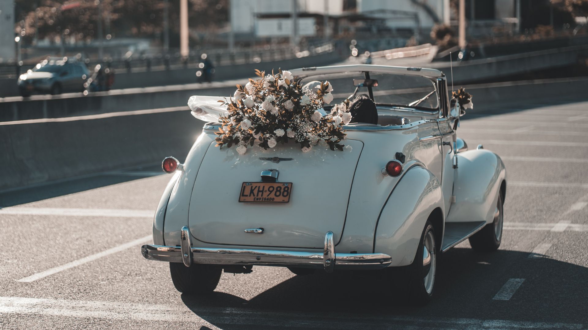 Décoration Voiture Mariage Zaxiva - 9 Roses Artificielles, Rubans | Kit Avec Ventouses Pour Cérémonie