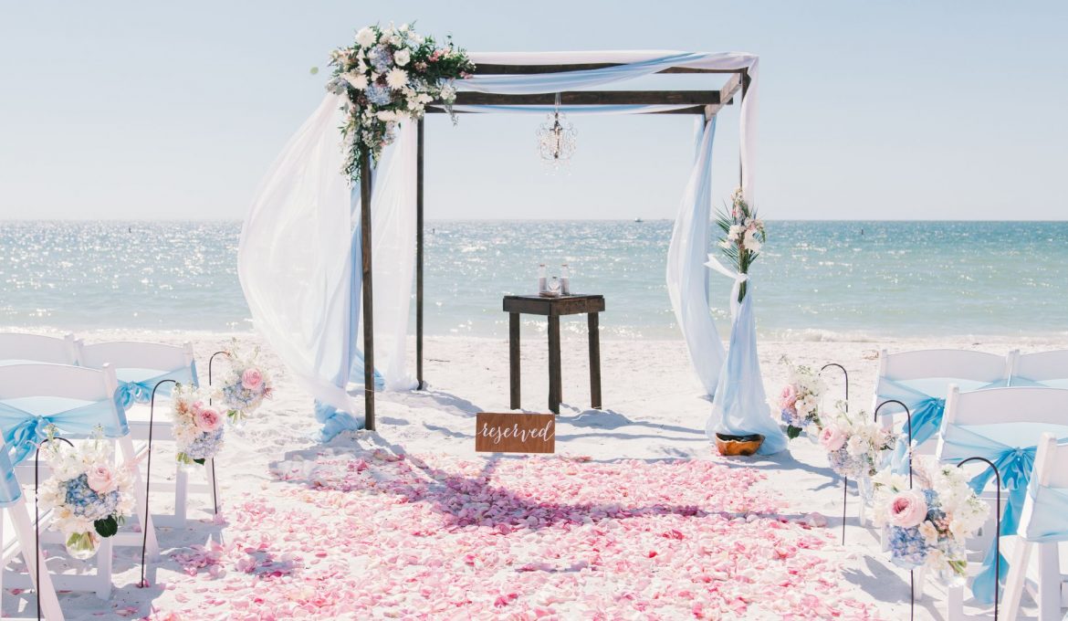 Quelques conseils pour réussir une décoration mariage sur le thème de la plage !